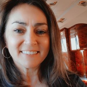 Meet your Posher, Debra